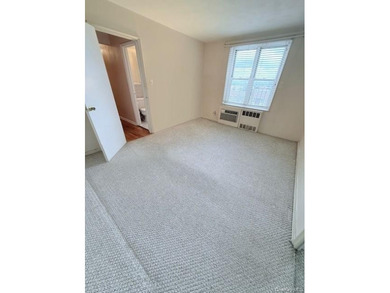 MOTIVATED SELLER! In the desirable area of Bay Terrace, this - photo 9