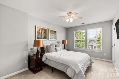 Welcome home to this stunning, move-in-ready townhome - photo 20