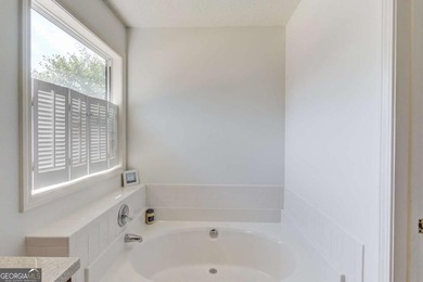 Welcome home to this beautifully maintained 3-bedroom, 2-bath - photo 23