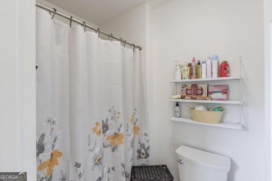 Welcome home to this beautifully maintained 3-bedroom, 2-bath - photo 25