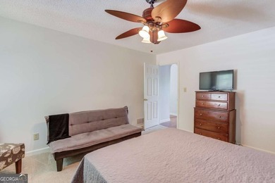 Welcome home to this beautifully maintained 3-bedroom, 2-bath - photo 28