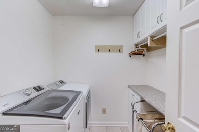 Welcome home to this beautifully maintained 3-bedroom, 2-bath - photo 31