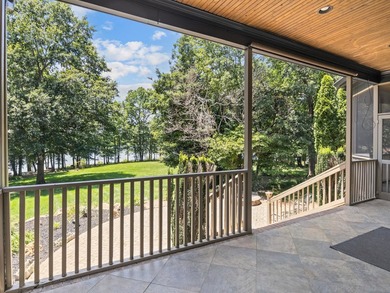 Tucked along the shores of Lake Robinson, this beautifully - photo 38
