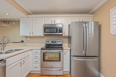 Updated one-bedroom, one-bath condo in Leisure Condominiums with - photo 10