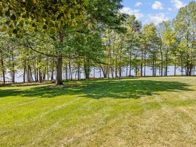 Tucked along the shores of Lake Robinson, this beautifully - photo 40