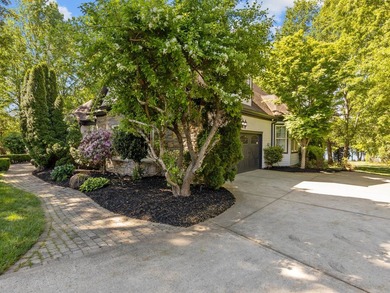 Tucked along the shores of Lake Robinson, this beautifully - photo 45