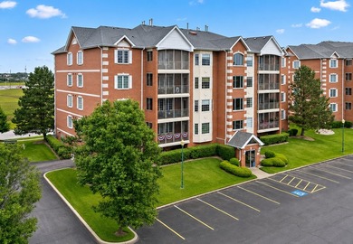 Welcome home to Brookside Place. This beautiful third-floor - photo 1