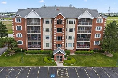 Welcome home to Brookside Place. This beautiful third-floor - photo 2