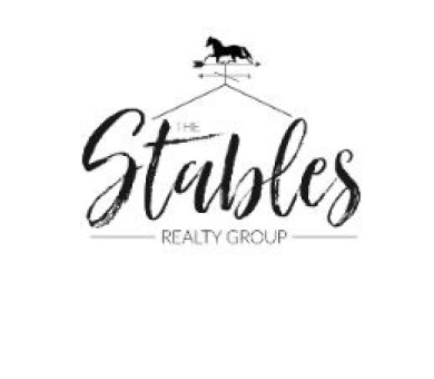 Brenda Hines with The Stables Realty Group in KY advertising on LakeHouse.com