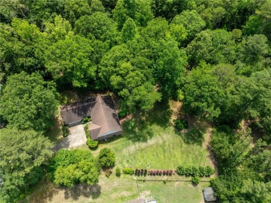 Spacious, Private, and Just Minutes from Clemson - A Hidden Gem