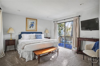 This beautifully updated end-unit condo offers the perfect - photo 18