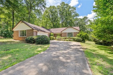 Spacious, Private, and Just Minutes from Clemson - A Hidden Gem