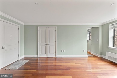 West-facing, 1-bedroom condo on the nineteenth floor of the - photo 20
