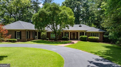 Exceptional custom lakefront home situated on 1.93 private acres - photo 4