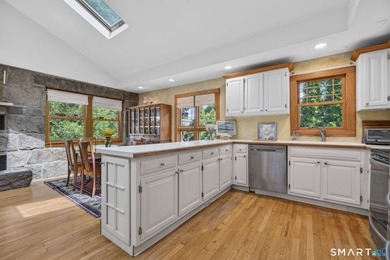 Welcome to your own private retreat on beautiful Gardner Lake! - photo 9