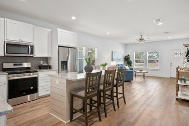 Charming 3 Bedroom, 2 Bath residence backing to Tule Park - photo 13