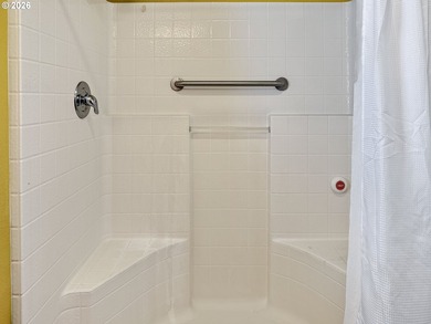 Coastal Beach Home in the prestigious and gated Emerald Coast - photo 15