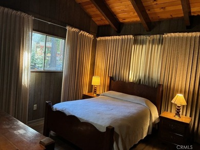 Nestled among the pines of Crestline, this charming mountain - photo 18