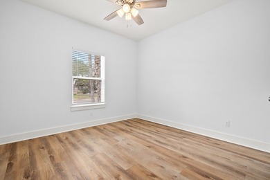 Charming 3 Bedroom, 2 Bath residence backing to Tule Park - photo 20