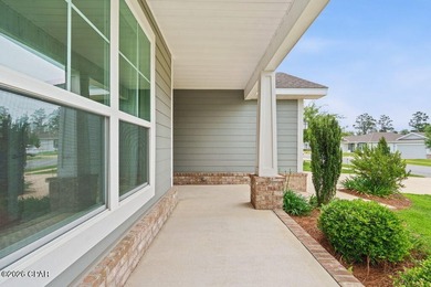 Welcome to easy living in the heart of Freeport! This freshly - photo 3