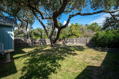Charming 3 Bedroom, 2 Bath residence backing to Tule Park - photo 24
