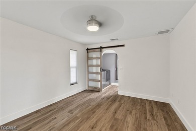 Move-in ready! Beautifully updated 3-bedroom, 2-bath home in one - photo 25