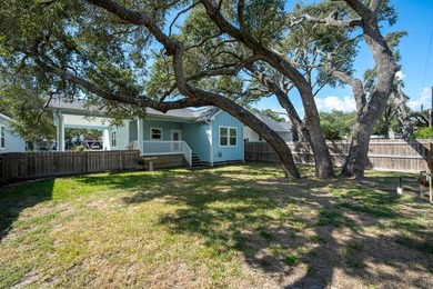 Charming 3 Bedroom, 2 Bath residence backing to Tule Park - photo 25