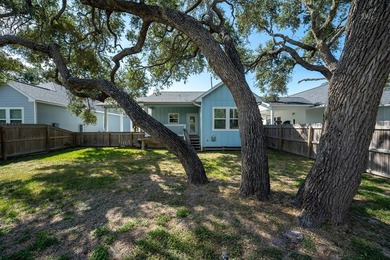 Charming 3 Bedroom, 2 Bath residence backing to Tule Park - photo 26