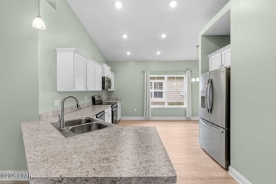 Welcome to easy living in the heart of Freeport! This freshly - photo 8