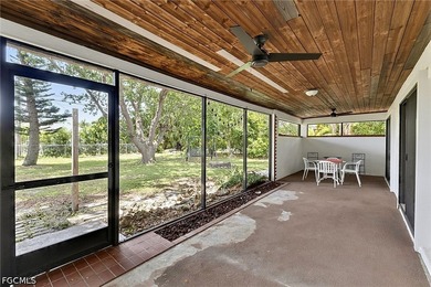 Move-in ready! Beautifully updated 3-bedroom, 2-bath home in one - photo 28