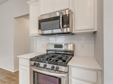 Stunning Contemporary style 3-bedroom home located in Greenleaf - photo 14