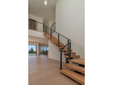 North Shore paradise. Brand New Construction 5 bdr/ 5 bath with - photo 14