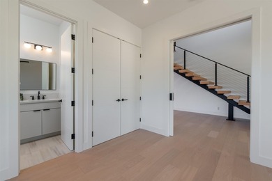 North Shore paradise. Brand New Construction 5 bdr/ 5 bath with - photo 16
