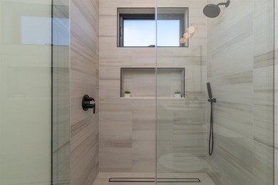 North Shore paradise. Brand New Construction 5 bdr/ 5 bath with - photo 17