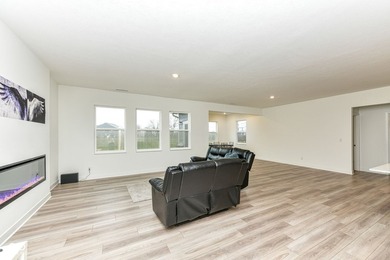 Welcome to this stunning 6-bedroom, 3.5-bath home-you truly have - photo 7