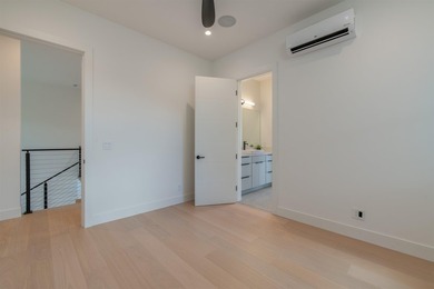 North Shore paradise. Brand New Construction 5 bdr/ 5 bath with - photo 33