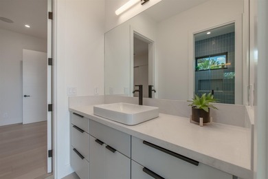 North Shore paradise. Brand New Construction 5 bdr/ 5 bath with - photo 34