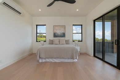 North Shore paradise. Brand New Construction 5 bdr/ 5 bath with - photo 44