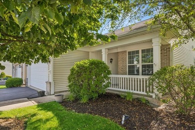Fresh, Updated, Clean & truly move-in ready! Enjoy everything - photo 1