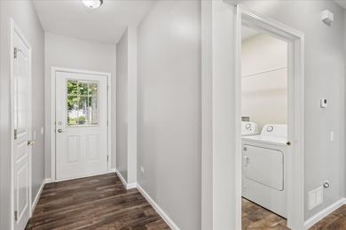 Fresh, Updated, Clean & truly move-in ready! Enjoy everything - photo 4