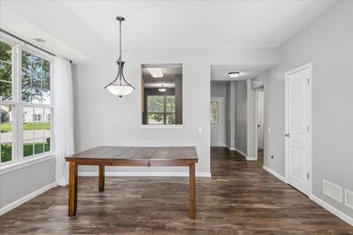 Fresh, Updated, Clean & truly move-in ready! Enjoy everything - photo 7