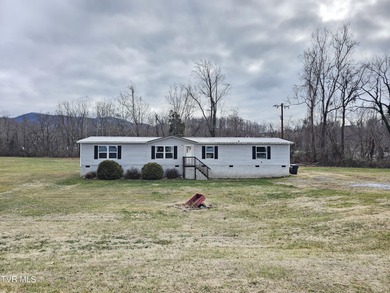 (private lake, pond, creek) Home Sale Pending in Elizabethton Tennessee