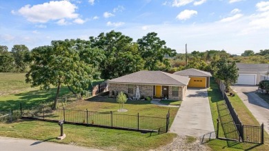 Lake Worth Home Active Under Con in Sansom Park Texas