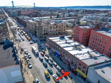 Great news for investors! Presenting a mixed-use building with - photo 4