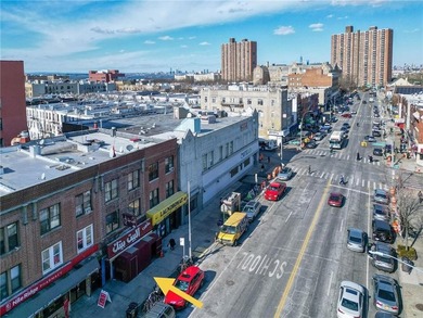 Great news for investors! Presenting a mixed-use building with - photo 5