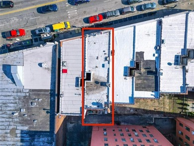 Great news for investors! Presenting a mixed-use building with - photo 7