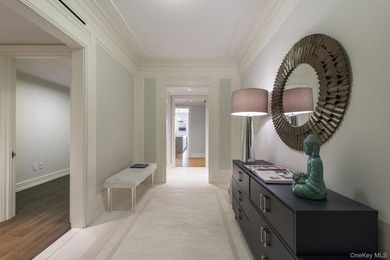 Turnkey 4-Bedroom Residence in a Boutique Upper East Side - photo 5