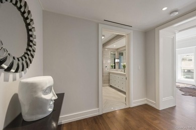 Turnkey 4-Bedroom Residence in a Boutique Upper East Side - photo 7