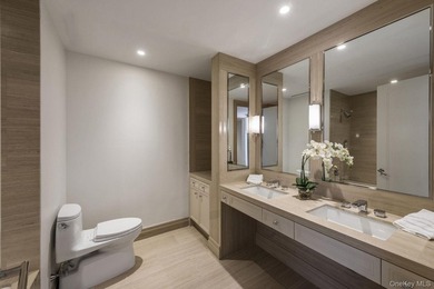 Turnkey 4-Bedroom Residence in a Boutique Upper East Side - photo 9