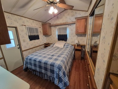 Charming & Well-Maintained 1998 CHIO Mobile Home in Desirable - photo 10